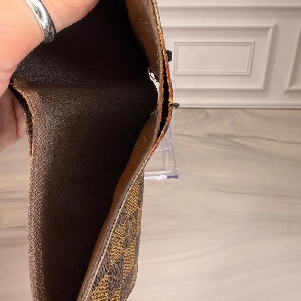 Louis Vuitton Damier Ebene Men’s Bifold Wallet | Classic Brown Damier